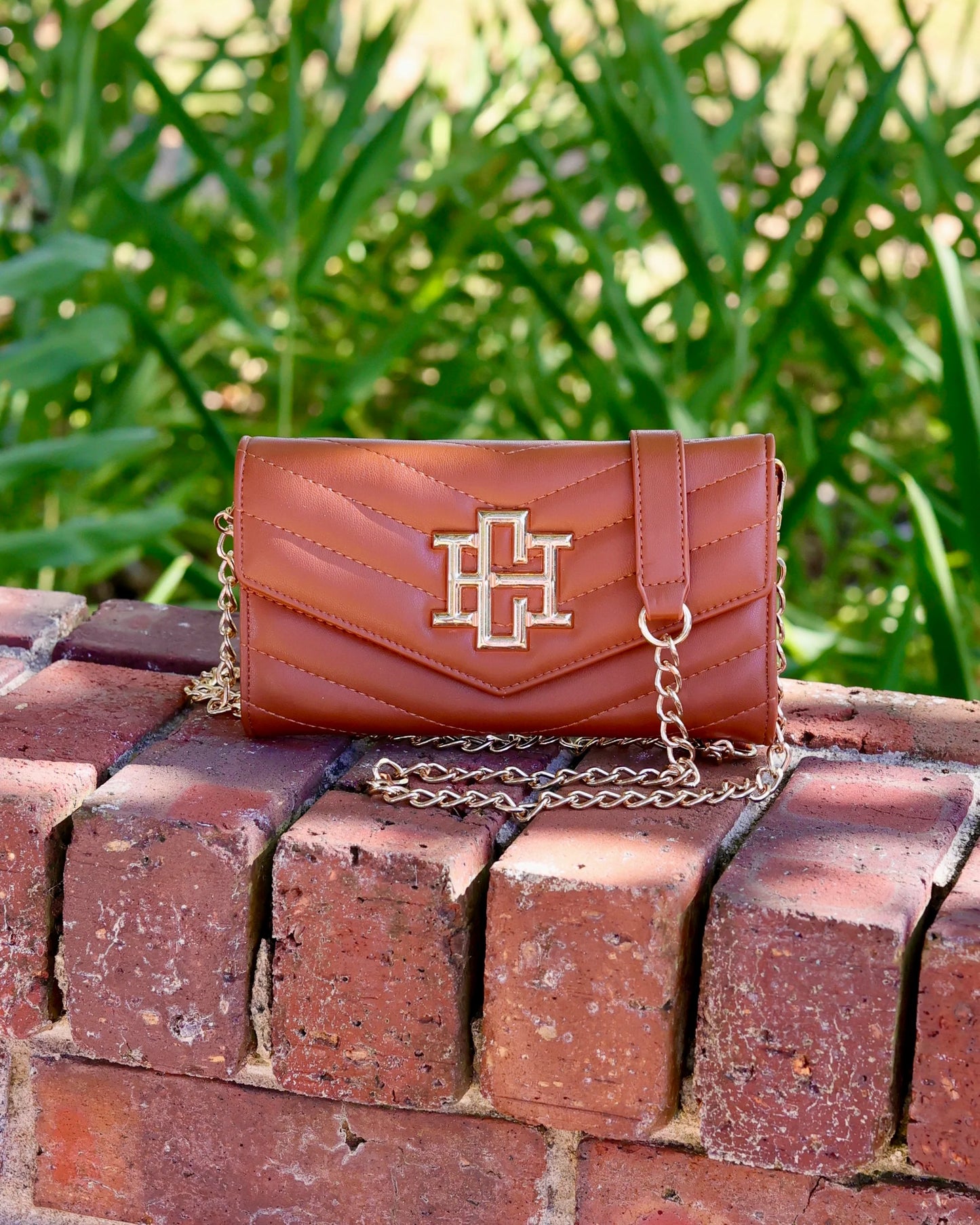 Carlington Clutch/Crossbody Saddle