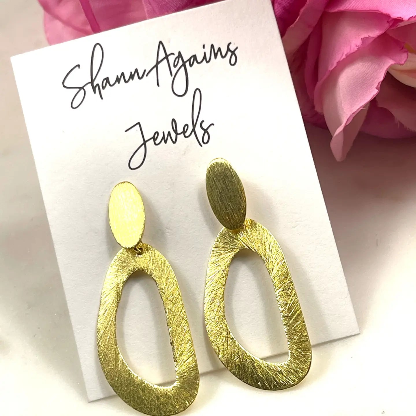 Curvy Gold Earring