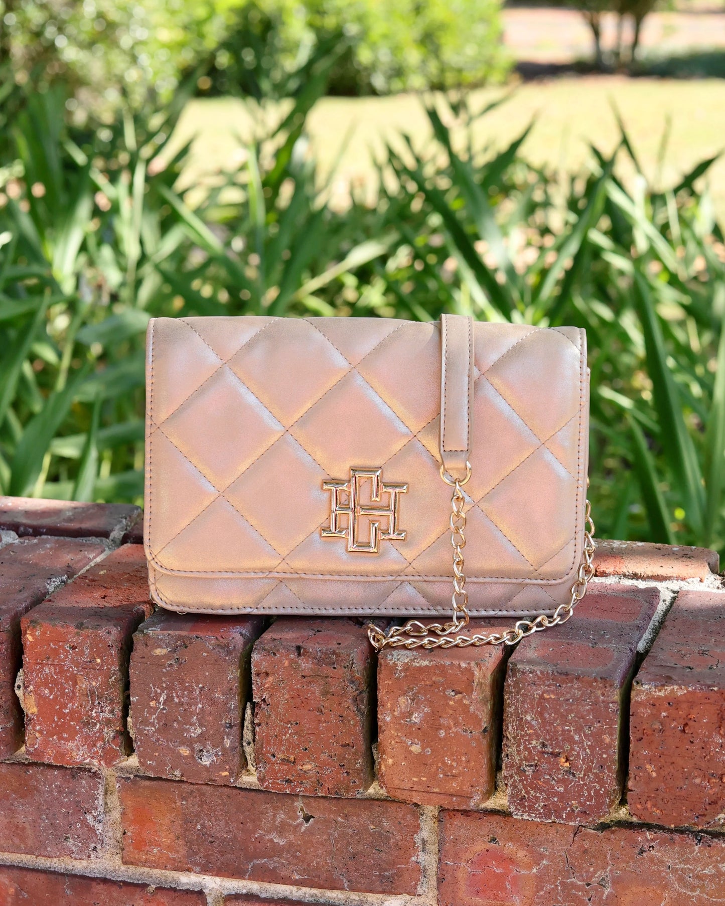 Bryn Clutch/Crossbody Gold Shimmer LD
