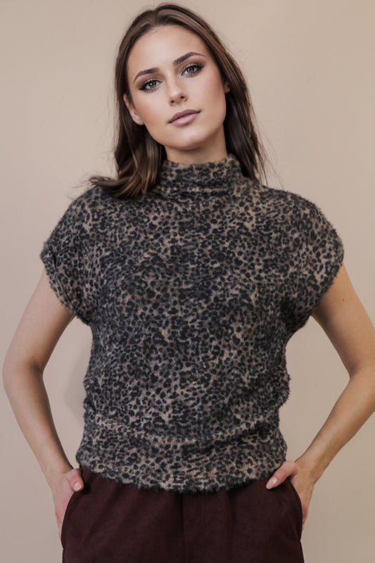 Side Elastic Detail Leopard Soft Knit Top